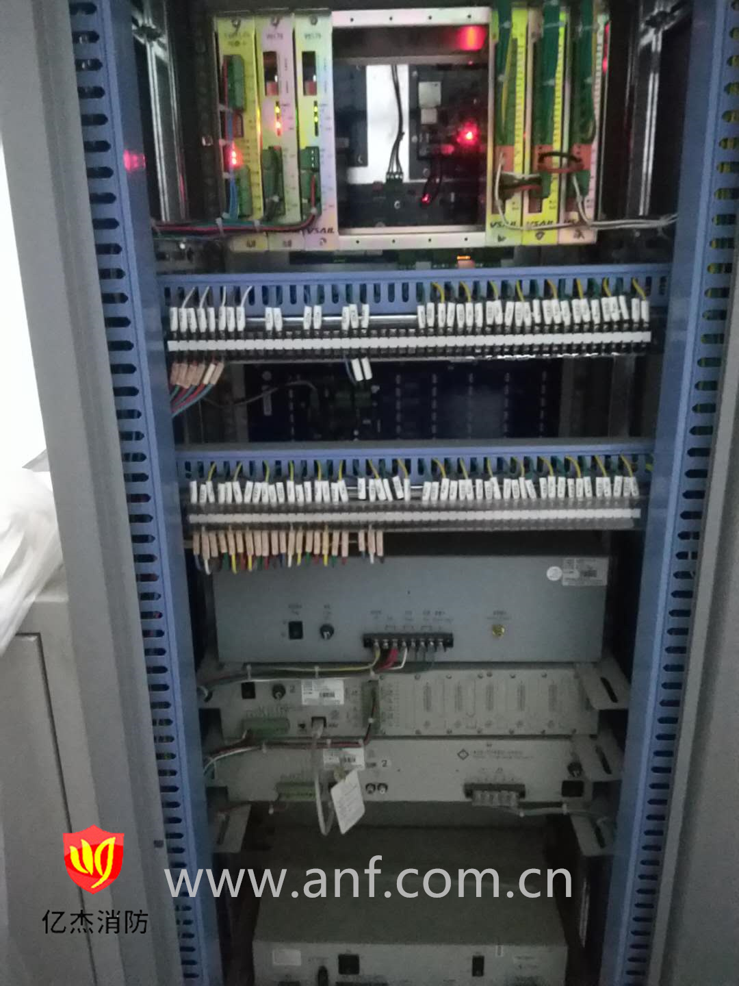 利達(dá)LD-128E液晶顯示器不停的閃爍