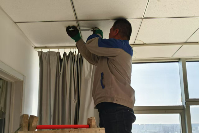 辦公室消防噴淋漏水怎么處理?寫(xiě)字樓消防噴淋系統(tǒng)施工需要審批嗎?